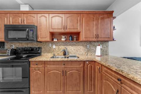 9618 SW 3rd Ln 18, Miami FL - photo 10 of 23