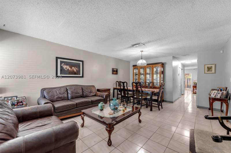 3 bedroom Townhouse at 9618 SW 3rd Ln 18, Grand Canal Homes Condo N, Miami — photo 3