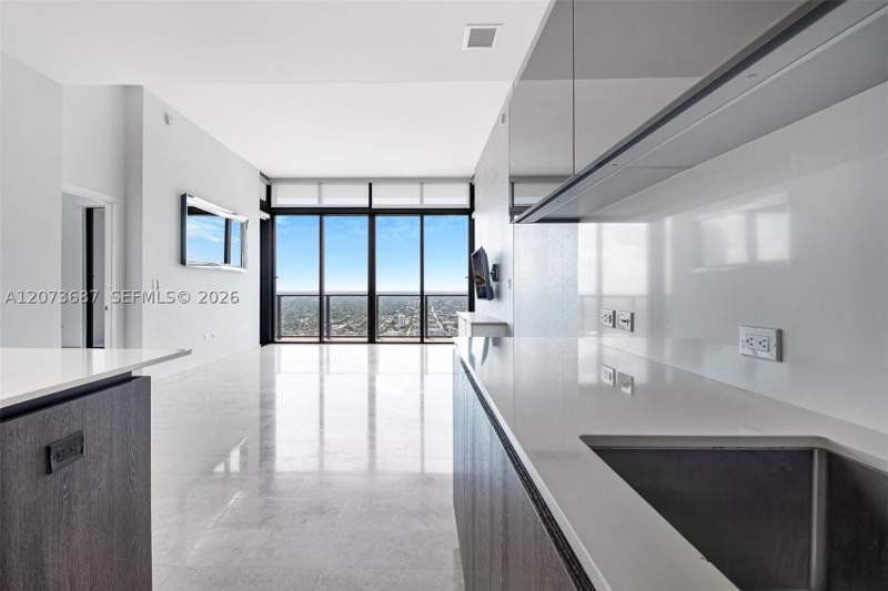 2 bedroom Condominium at 88 SW 7th St 4004, Rise Condo, Miami — photo 2