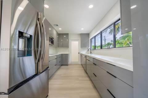 1301 NW 176th Ter, Miami Gardens FL - photo 8 of 27
