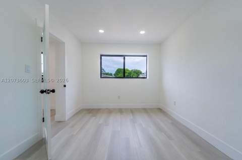 1301 NW 176th Ter, Miami Gardens FL - photo 9 of 27