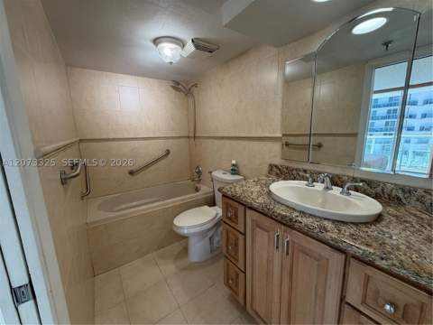 2457 Collins Ave 1405, Miami Beach FL - photo 19 of 60