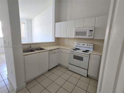 1661 SE 29th Ct 200, Homestead FL - photo 12 of 13