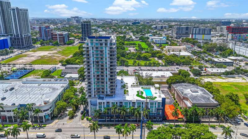2 bedroom Condominium at 275 NE 18th St 1803, 1800 Biscayne Plaza Condo, Miami — photo 2