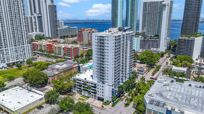 2 bedroom Condominium at 275 NE 18th St 1803, 1800 Biscayne Plaza Condo, Miami — photo 3
