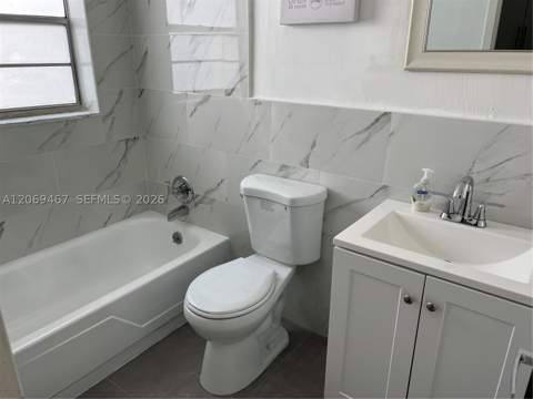 221 Meridian Ave 305, Miami Beach FL - photo 10 of 12