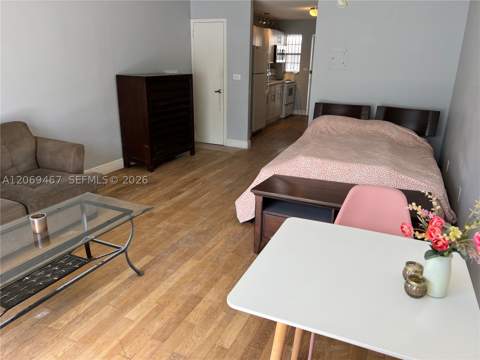 221 Meridian Ave 305, Miami Beach FL - photo 6 of 12