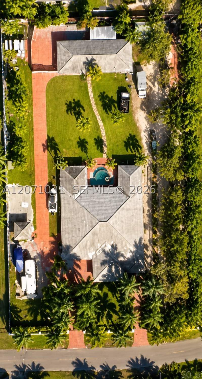 6 bedroom SingleFamilyResidence at 20835 SW 236th St, Redland, Homestead — photo 2
