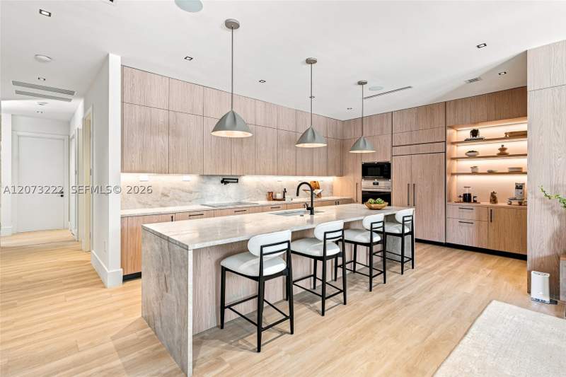5 bedroom SingleFamilyResidence at 7840 SW 98th St, Kendal Pines, Miami — photo 2