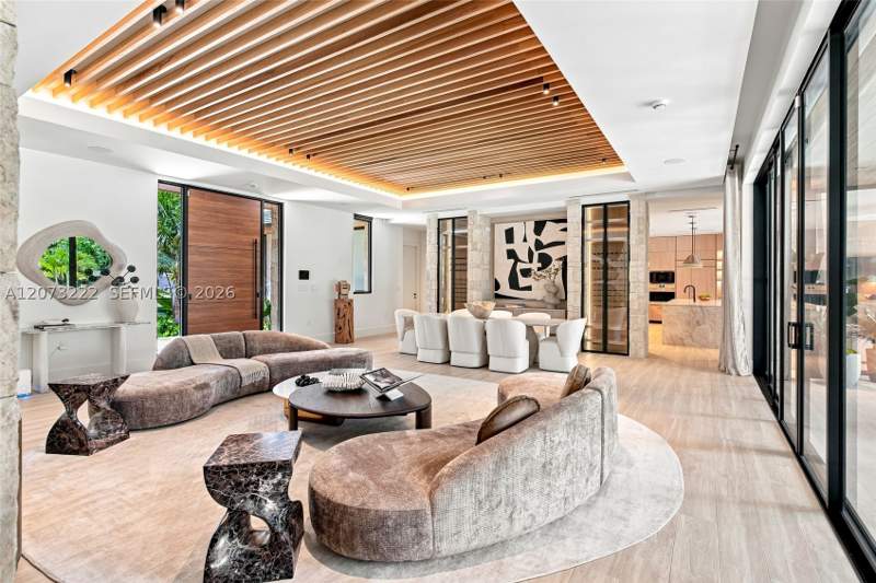 5 bedroom SingleFamilyResidence at 7840 SW 98th St, Kendal Pines, Miami — photo 4