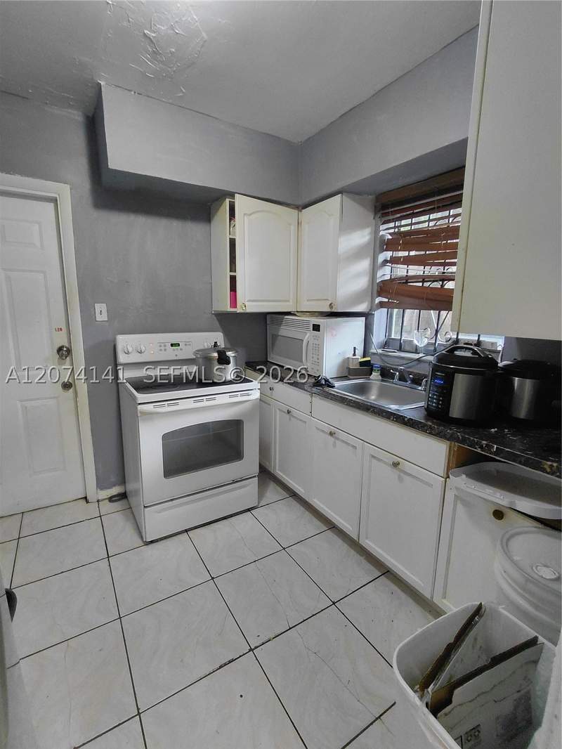 3 bedroom SingleFamilyResidence at 1530 NW 68th Ter, New Liberty City, Miami — photo 4