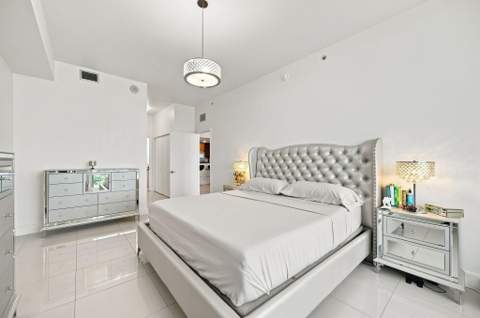 7901 Hispanola Avenue 1008, North Bay Village FL - photo 15 of 35