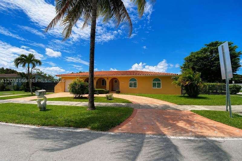 5 bedroom SingleFamilyResidence at 9461 SW 62nd St, Darlington Manor, Miami — photo 2