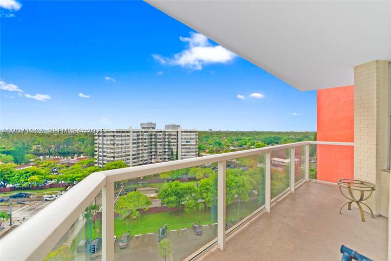 2 bedroom Condominium at 1301 NE Miami Gardens Dr 1025W, BUCKLEY TOWERS CONDO - EA, Miami — photo 1