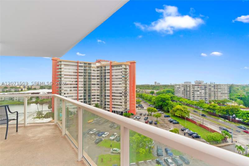 2 bedroom Condominium at 1301 NE Miami Gardens Dr 1025W, BUCKLEY TOWERS CONDO - EA, Miami — photo 4
