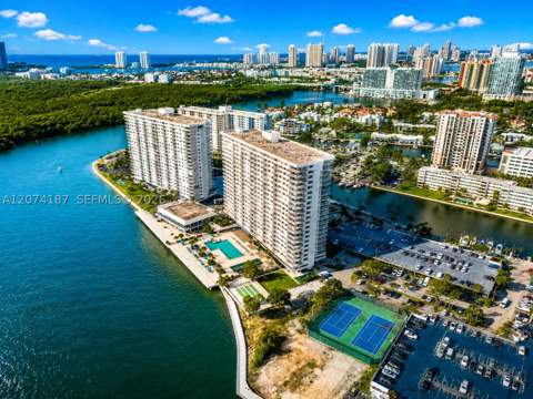 300 Bayview Dr 807, Sunny Isles Beach FL - photo 20 of 23