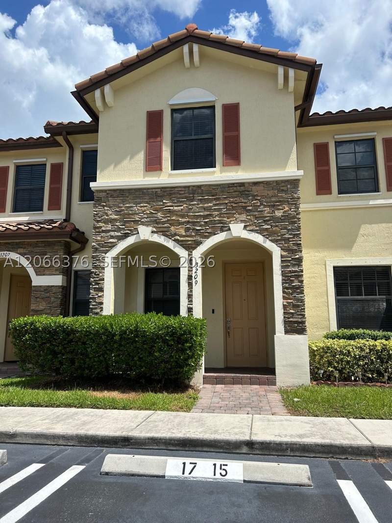 3 bedroom Townhouse at 3209 SE 5th St, Martinique At Oasis Repla, Homestead — photo 2