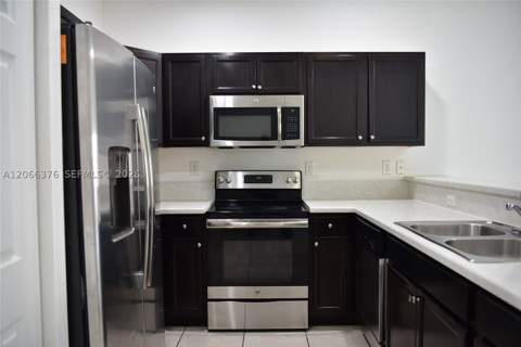 3209 SE 5th St, Homestead FL - photo 7 of 35