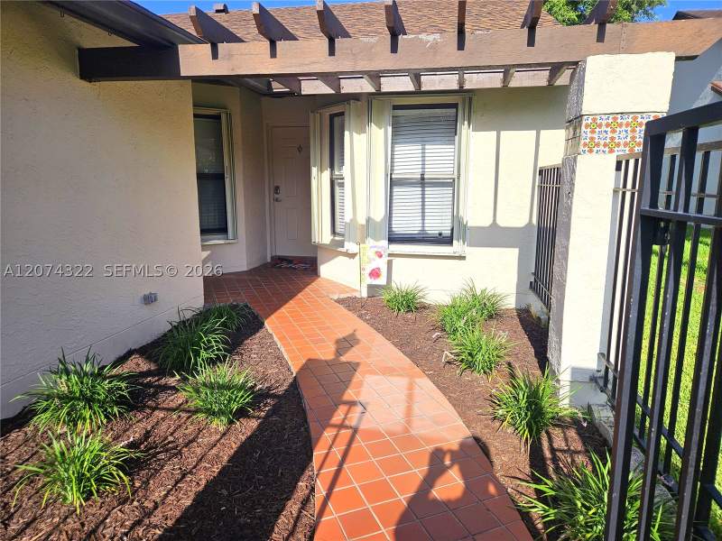 3 bedroom Townhouse at 10240 SW 137th Ct, Valencia Townhomes, Miami — photo 4