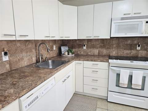 10240 SW 137th Ct, Miami FL - photo 7 of 24