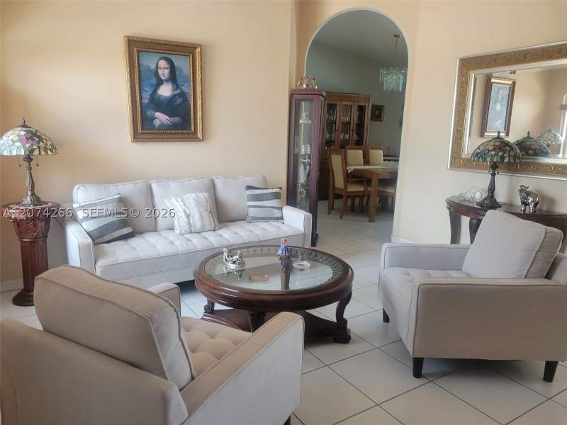 3 bedroom SingleFamilyResidence at 14770 SW 172nd St, LUZ ESTELA SUB, Miami — photo 2
