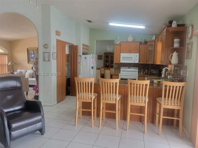 3 bedroom SingleFamilyResidence at 14770 SW 172nd St, LUZ ESTELA SUB, Miami — photo 5