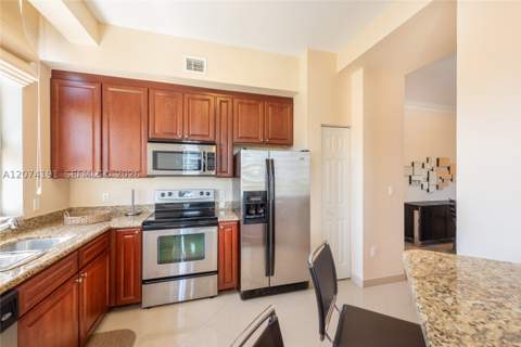 3001 NE 185th St 417, Aventura FL - photo 10 of 30