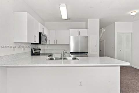 1265 NW 4th Ln, Florida City FL - photo 6 of 24