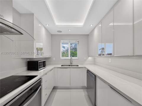 10190 Collins Ave 204, Bal Harbour FL - photo 10 of 21