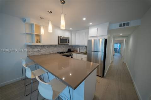 405 N Hibiscus Dr 202, Miami Beach FL - photo 12 of 27