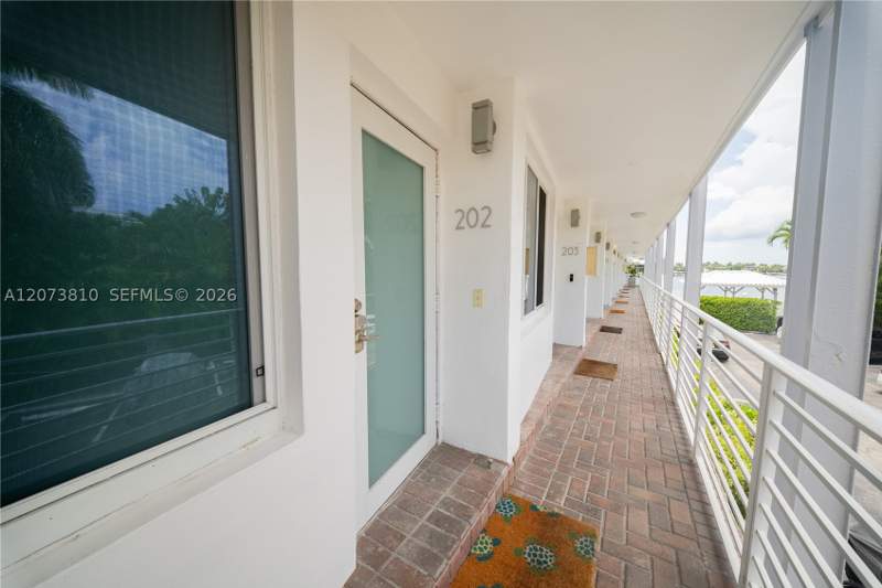 1 bedroom Condominium at 405 N Hibiscus Dr 202, Island Club Of South Beac, Miami Beach — photo 3