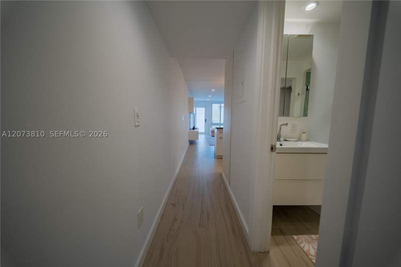 1 bedroom Condominium at 405 N Hibiscus Dr 202, Island Club Of South Beac, Miami Beach — photo 5