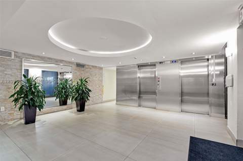 465 Ocean Dr 512, Miami Beach FL - photo 12 of 52