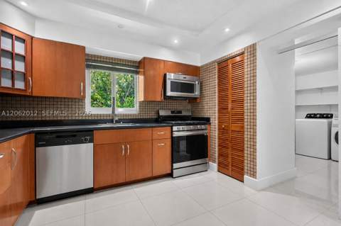 17200 NE 15th Ave, North Miami Beach FL - photo 11 of 44