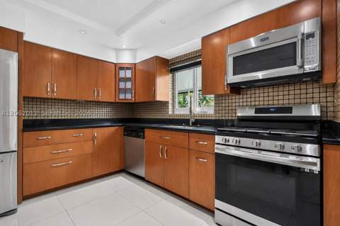 17200 NE 15th Ave, North Miami Beach FL - photo 12 of 44