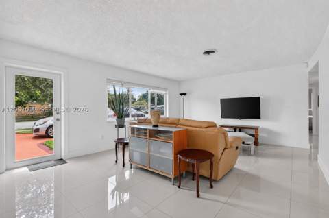 17200 NE 15th Ave, North Miami Beach FL - photo 8 of 44