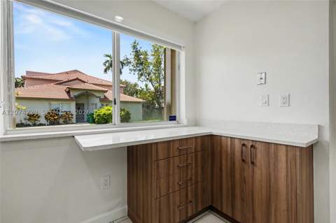 5118 NW 115th Ct, Doral FL - photo 7 of 37