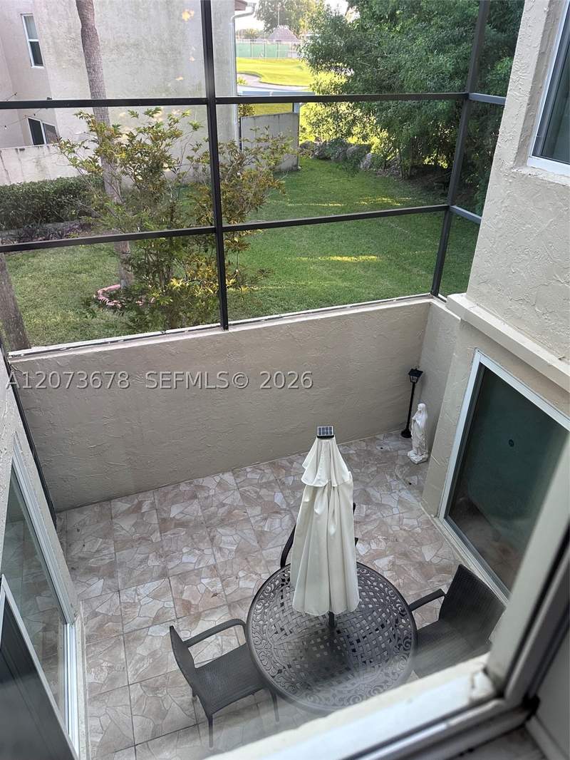 4 bedroom Townhouse at 14359 Kendale Lakes Cir, Catalonia Lake Villas, Miami — photo 2