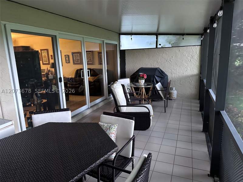 4 bedroom Townhouse at 14359 Kendale Lakes Cir, Catalonia Lake Villas, Miami — photo 4