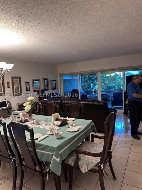 14359 Kendale Lakes Cir, Miami FL - photo 8 of 18