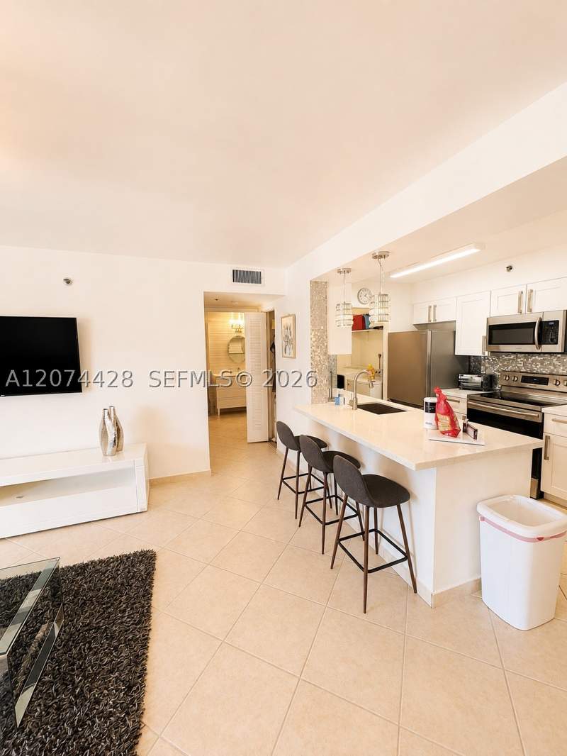 1 bedroom Condominium at 19701 E Country Club Dr 5605, The Yacht Club At Aventur, Aventura — photo 5