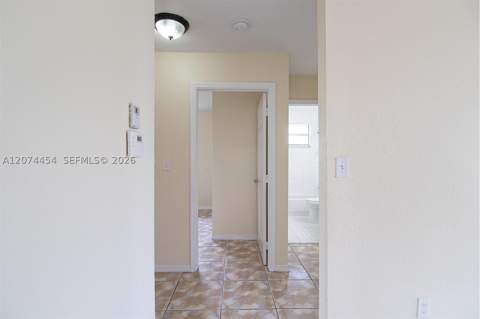 455 NW 14th St, Florida City FL - photo 6 of 37