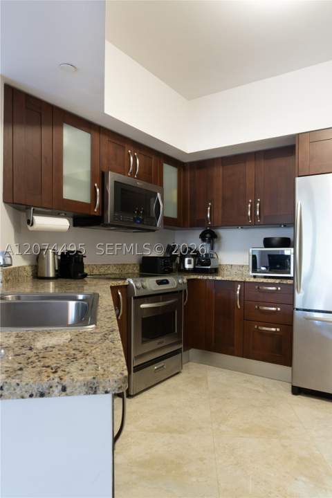 20000 E Country Club Dr 307, Aventura FL - photo 12 of 16