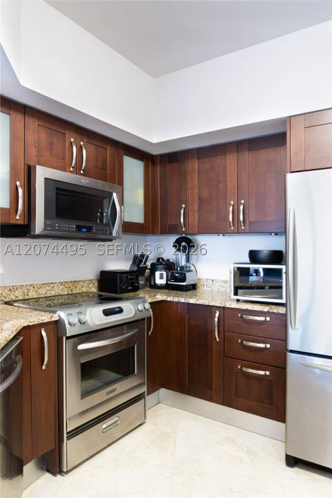 20000 E Country Club Dr 307, Aventura FL - photo 13 of 16