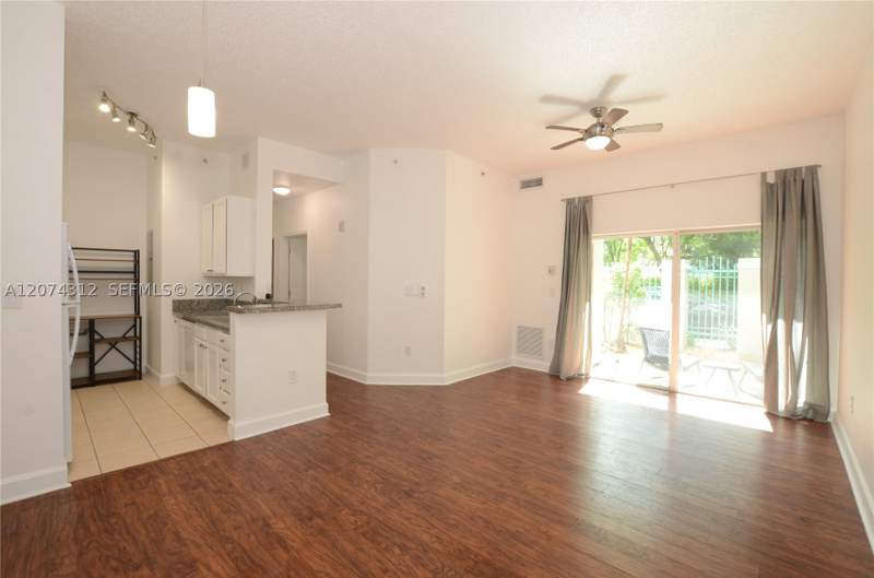 2 bedroom Condominium at 6001 SW 70th St 137, Valencia Condo, South Miami — photo 2