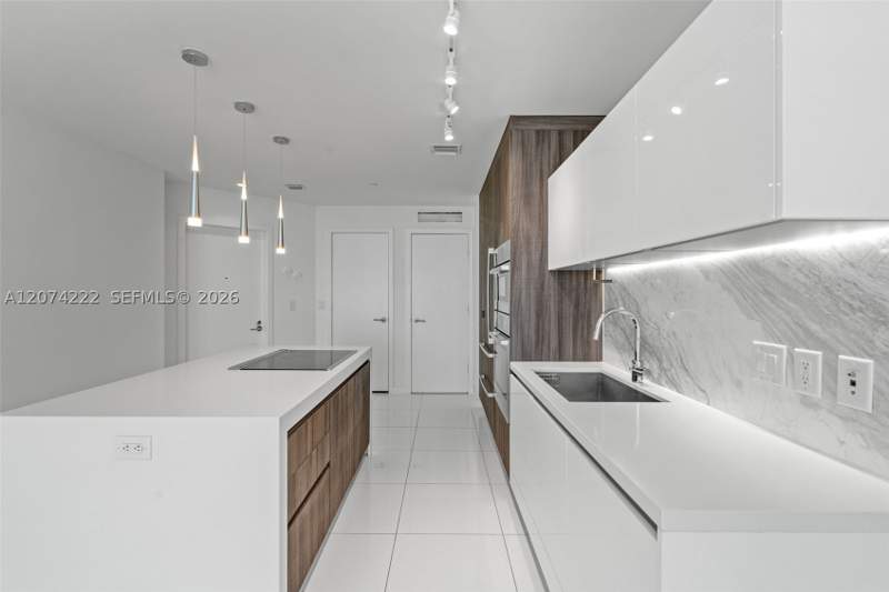 1 bedroom Condominium at 851 NE 1st Ave 1506, Paramount Miami Worldcent, Miami — photo 3