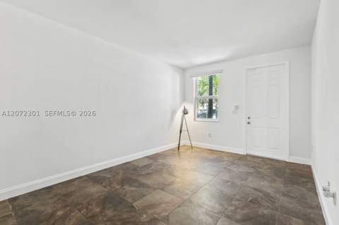 7809 NW 114th Path, Doral FL - photo 6 of 37