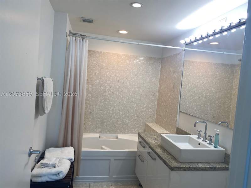 1 bedroom Condominium at 185 SW 7th St 1607, Latitude On The River Con, Miami — photo 5