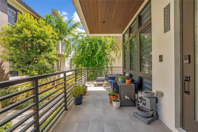 4 bedroom SingleFamilyResidence at 8267 NW 48th St, Downtown Doral South Phas, Doral — photo 5