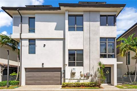 8267 NW 48th St, Doral FL - photo 8 of 65